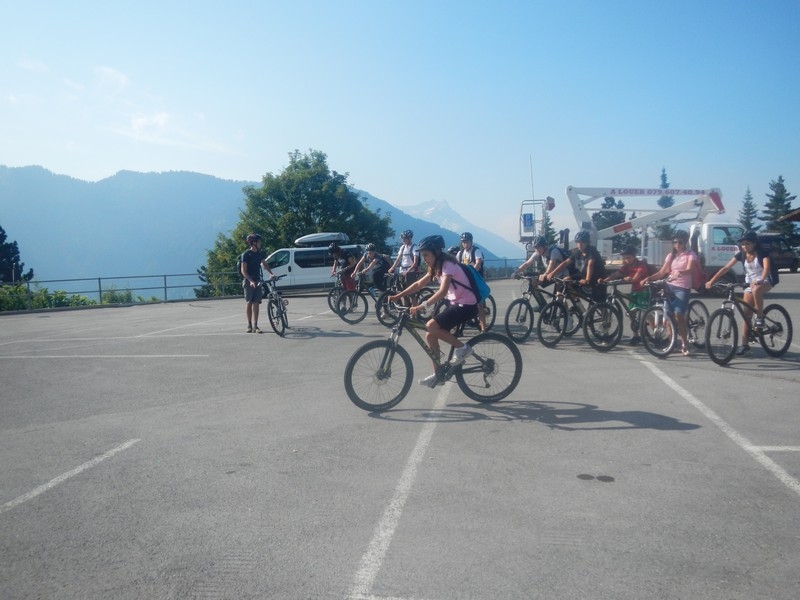 Village Camps International Summer Camp Leysin, Switzerland 2025-08-09 https://www.villagecamps.com/journals_admin/images/683-8-MTB (5).jpg